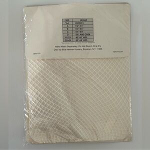 Vintage 80’s Sireco White Fishnet Stockings in Size S/M - NIP